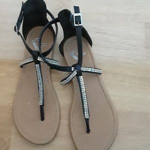 💜Report black sandals💜